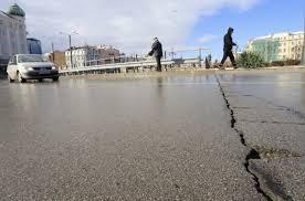 Защо се напука асфалтът до Лъвов мост